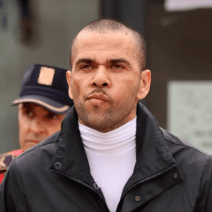 Daniel Alves Paga Fiança e Deixa Centro Penitenciário Brians 2