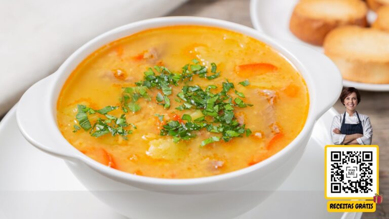 Imagem de uma tigela de sopa de lentilha com legumes, decorada com salsinha picada, com um QR code ao lado e uma chef sorrindo. Texto "Receitas Grátis". Chef Helena Receitas Grátis.